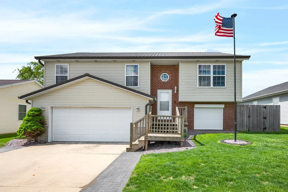 Unit for sale at 6 Fuller Court, Bloomington, IL 61705