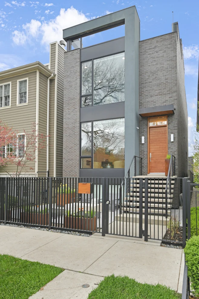 Unit for sale at 3012 N Hoyne Avenue, Chicago, IL 60618