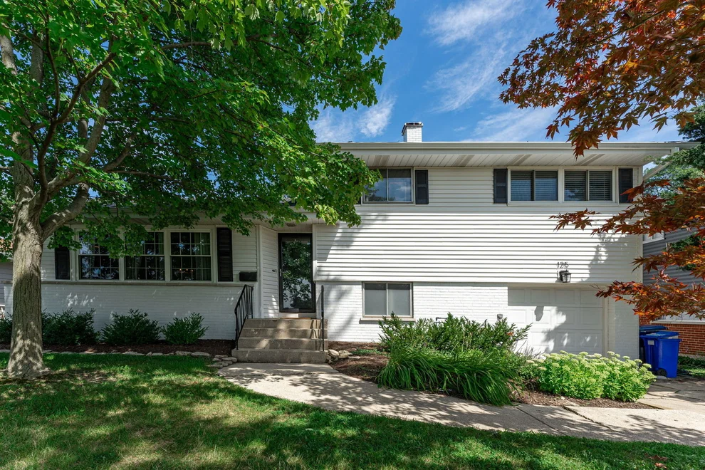 Unit for sale at 125 N Hazelton Avenue, Wheaton, IL 60187