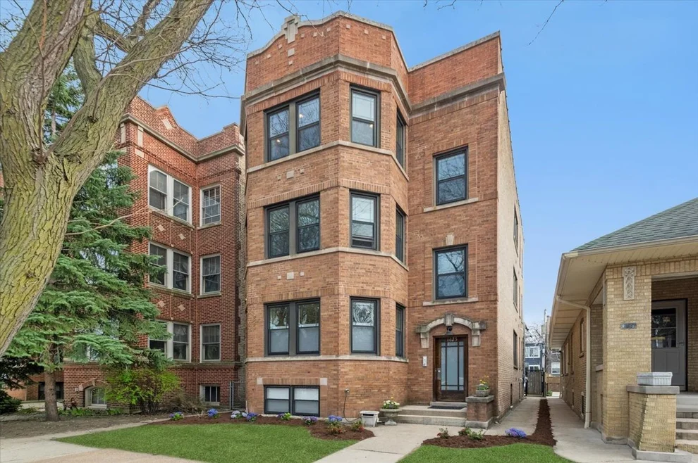 Unit for sale at 1625 W Catalpa Avenue, Chicago, IL 60640