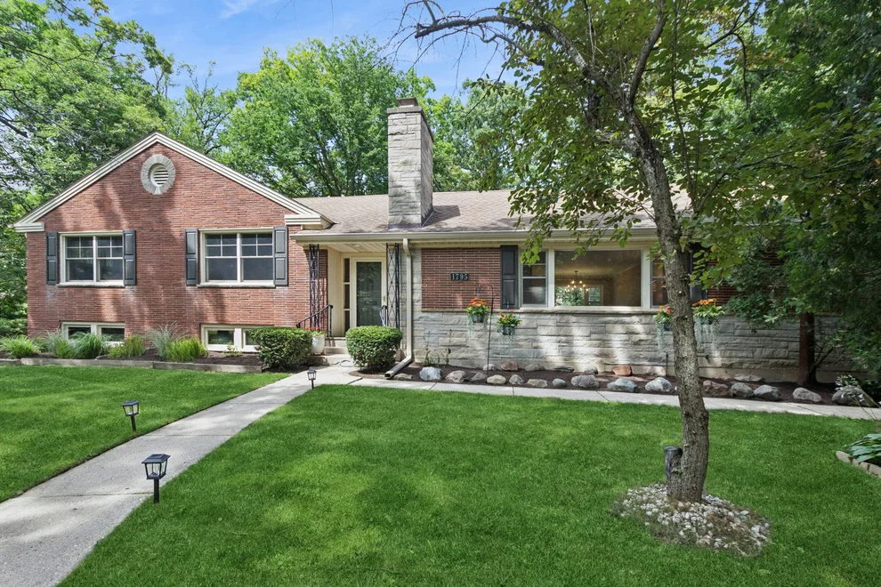 Unit for sale at 1795 Northland Avenue, Highland Park, IL 60035