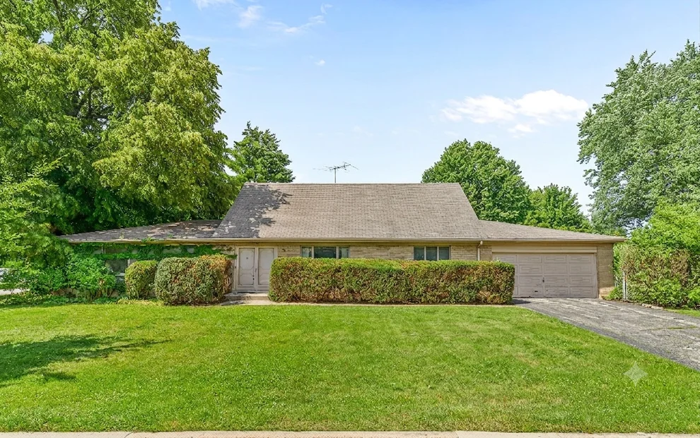 Unit for sale at 9701 Kedvale Avenue, Skokie, IL 60076