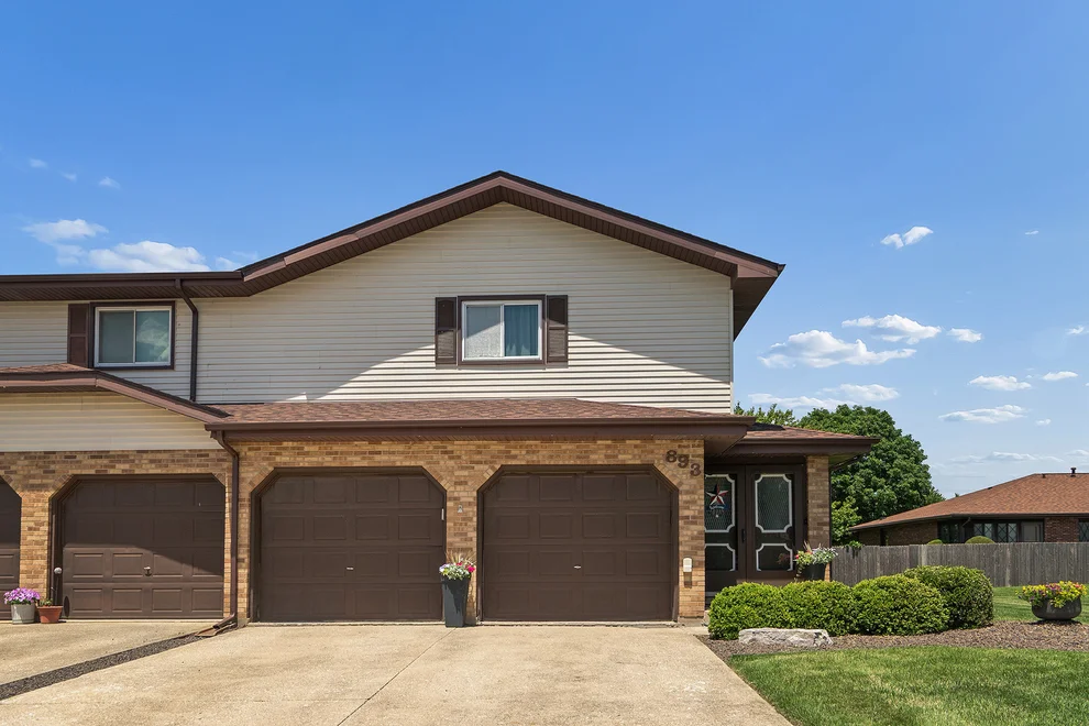 Unit for sale at 893 Meadow Ridge Lane, New Lenox, IL 60451