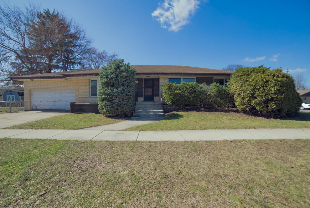 Unit for sale at 6201 W 90th Place, Oak Lawn, IL 60453