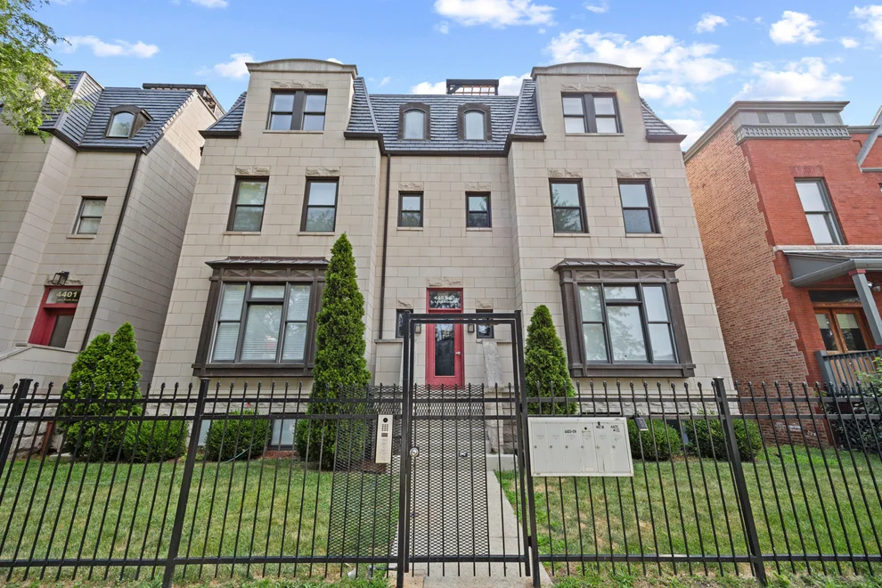 Unit for sale at 4405 S Lake Park Avenue, Chicago, IL 60653
