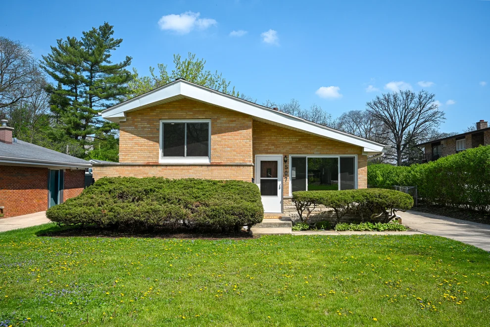 Unit for sale at 507 N Kenilworth Avenue, Glen Ellyn, IL 60137