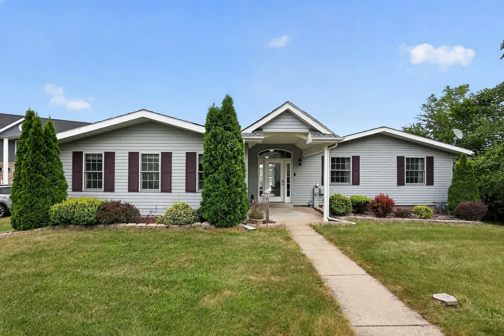Unit for sale at 1904 Baintree Road, Davis, IL 61019