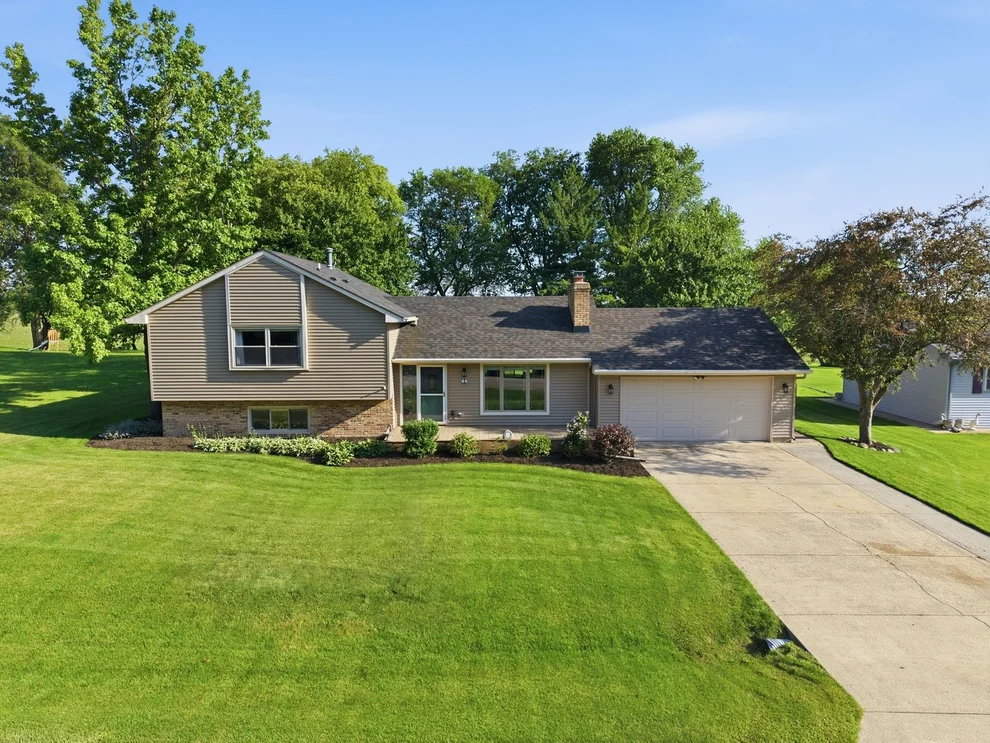 Unit for sale at 46 Lake Metonga Trail, Grant Park, IL 60940