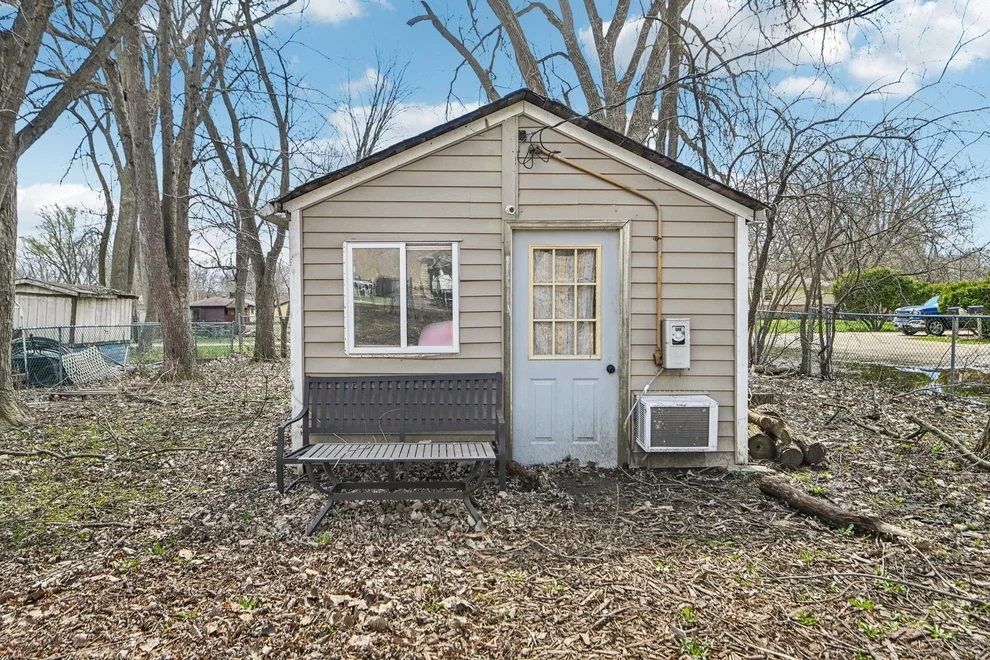 Unit for sale at 1326 Nippersink Drive, Spring Grove, IL 60081