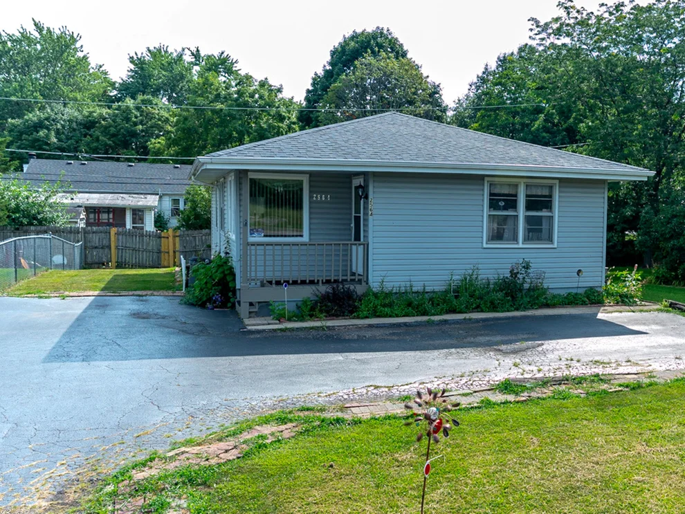 Unit for sale at 2564 Plainfield Road, Joliet, IL 60435