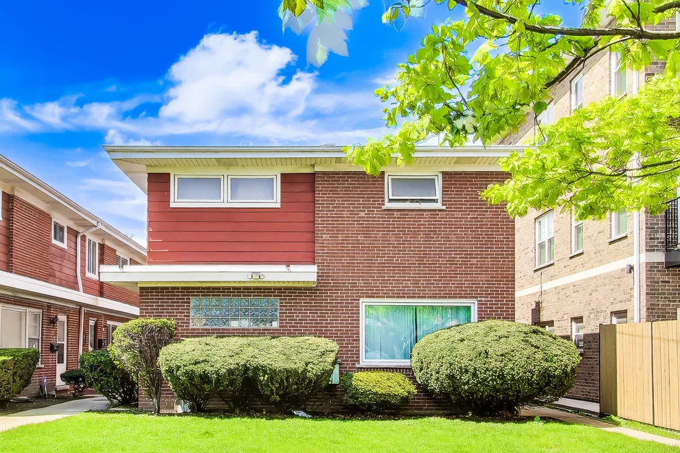 Unit for sale at 4849 N Central Avenue, Chicago, IL 60630