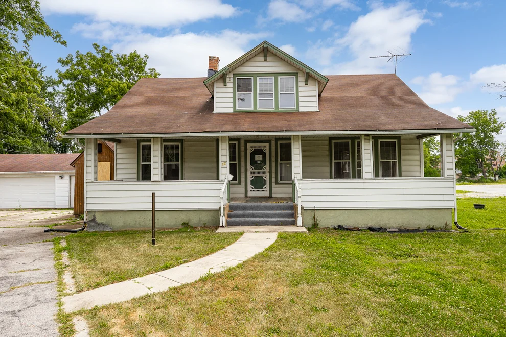 Unit for sale at 17 S Wabash Avenue, Glenwood, IL 60425
