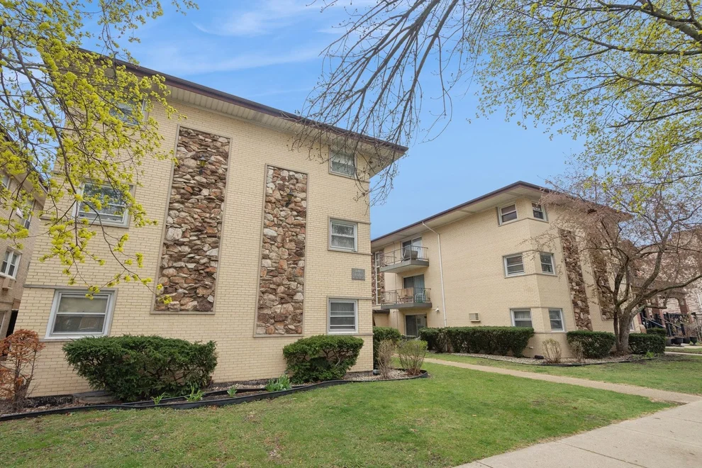 Unit for sale at 4229 N Kedvale Avenue, Chicago, IL 60641