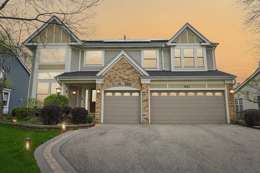 Unit for sale at 612 E Delgado Drive, Palatine, IL 60074