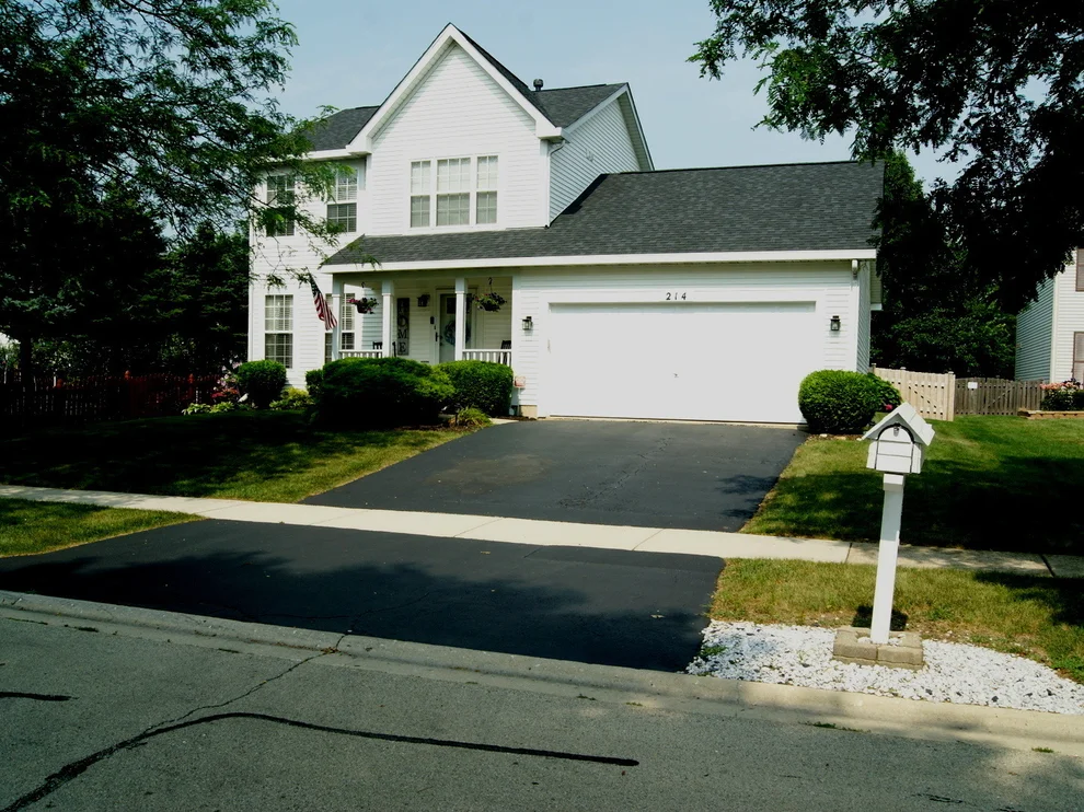 Unit for sale at 214 Summerfield Court, Romeoville, IL 60446