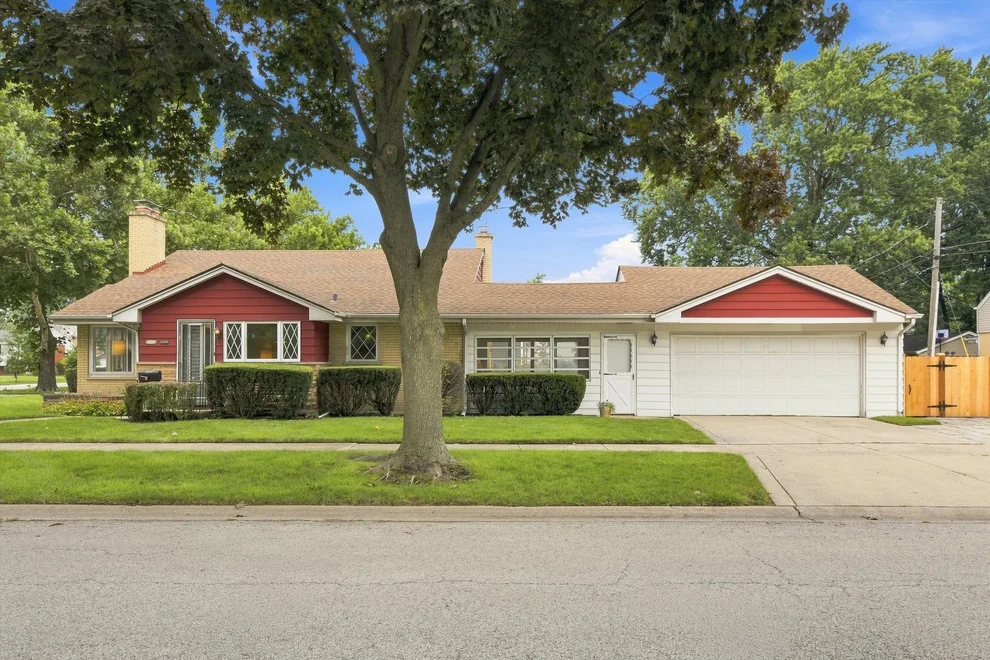 Unit for sale at 1609 S Greenwood Avenue, Park Ridge, IL 60068