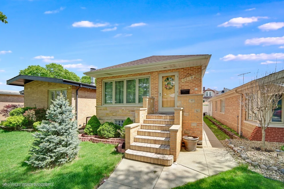 Unit for sale at 5609 S Monitor Avenue, Chicago, IL 60638