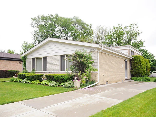 Unit for sale at 5635 Theobald Road, MORTON GROVE, IL 60053