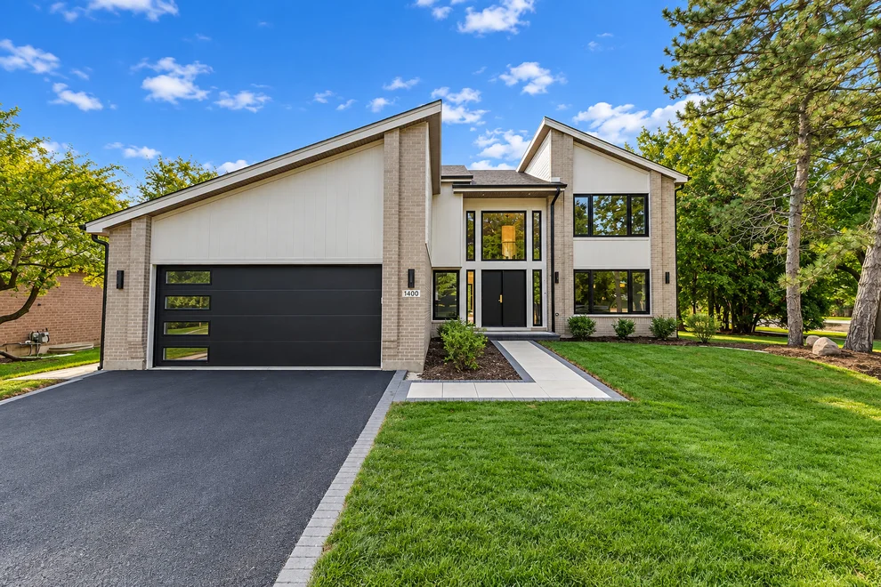 Unit for sale at 1400 Kingsport Court, Northbrook, IL 60062