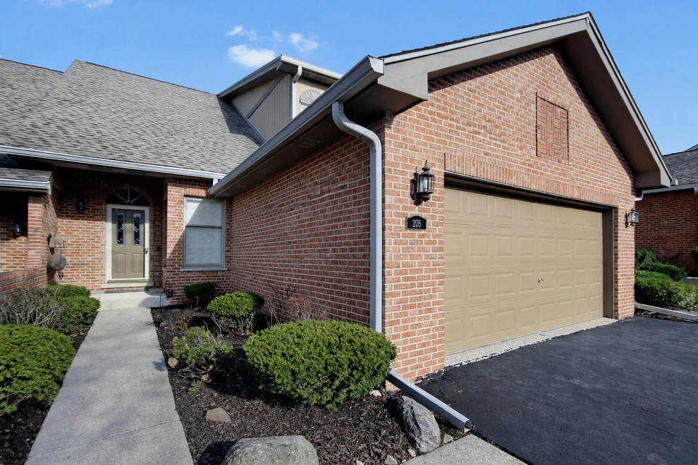 Unit for sale at 205 Faith Court, Bloomingdale, IL 60108