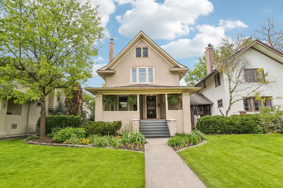 Unit for sale at 515 N Elmwood Avenue, Oak Park, IL 60302