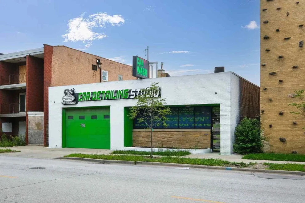 Unit for sale at 7737 S KEDZIE Avenue, Chicago, IL 60652