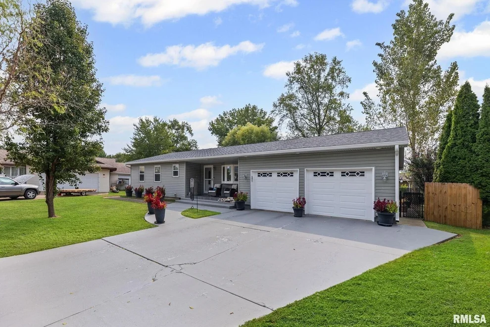 Unit for sale at 521 Marquis Avenue, Centralia, IL 62801