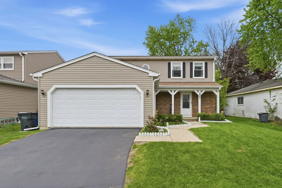 Unit for sale at 221 E Lakeside Drive, Vernon Hills, IL 60061