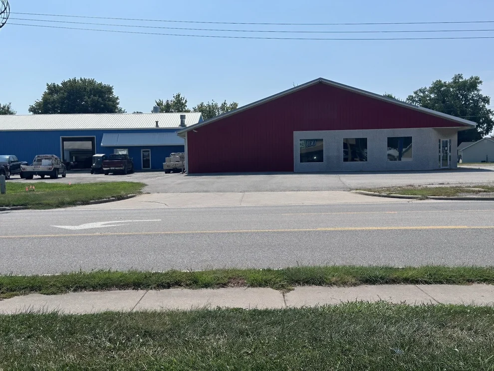 Unit for sale at 902 S State Street, Jerseyville, IL 62052