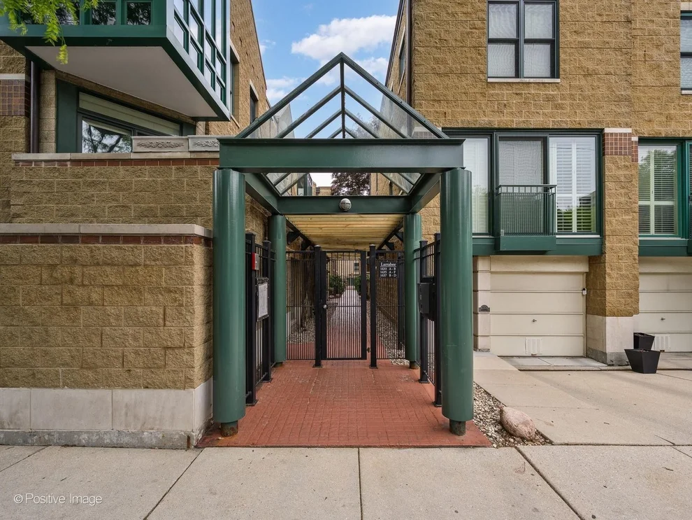 Unit for sale at 1635 N Larrabee Street, Chicago, IL 60614