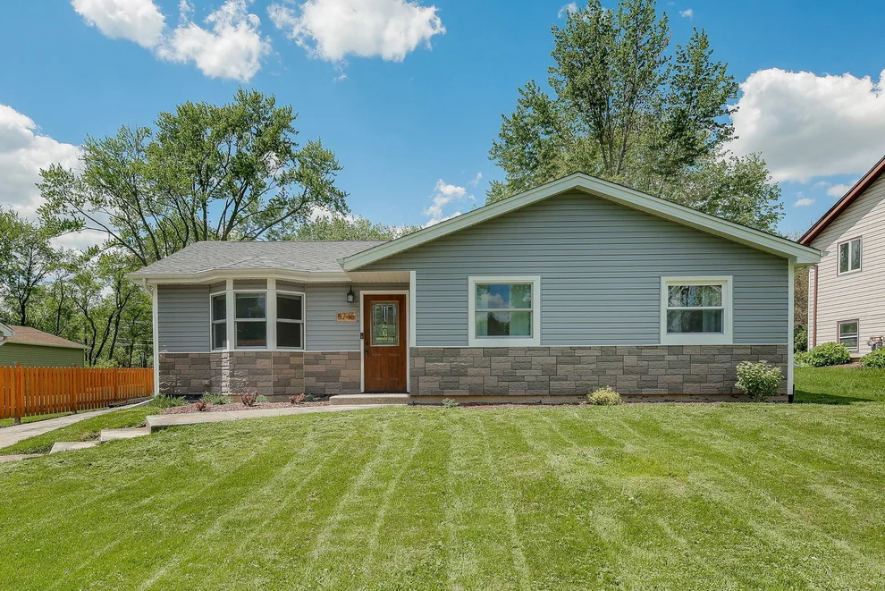 Unit for sale at 5746 Woodward Avenue, Downers Grove, IL 60516