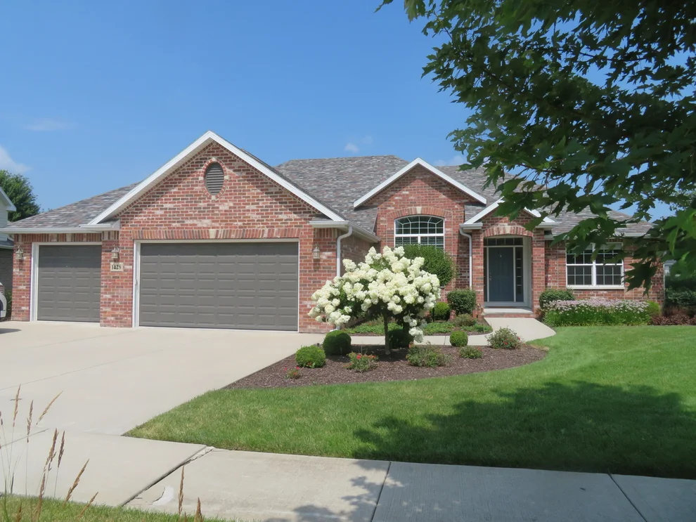 Unit for sale at 1428 Lakeside Lane, Morris, IL 60450