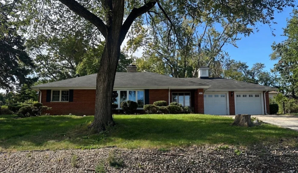 Unit for sale at 9410 S 86th Court, Hickory Hills, IL 60457