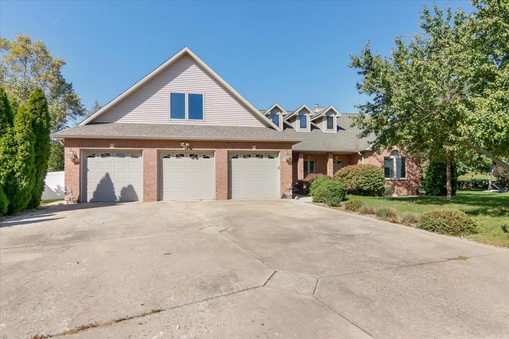 Unit for sale at 3002 Neaves Drive, Bloomington, IL 61704
