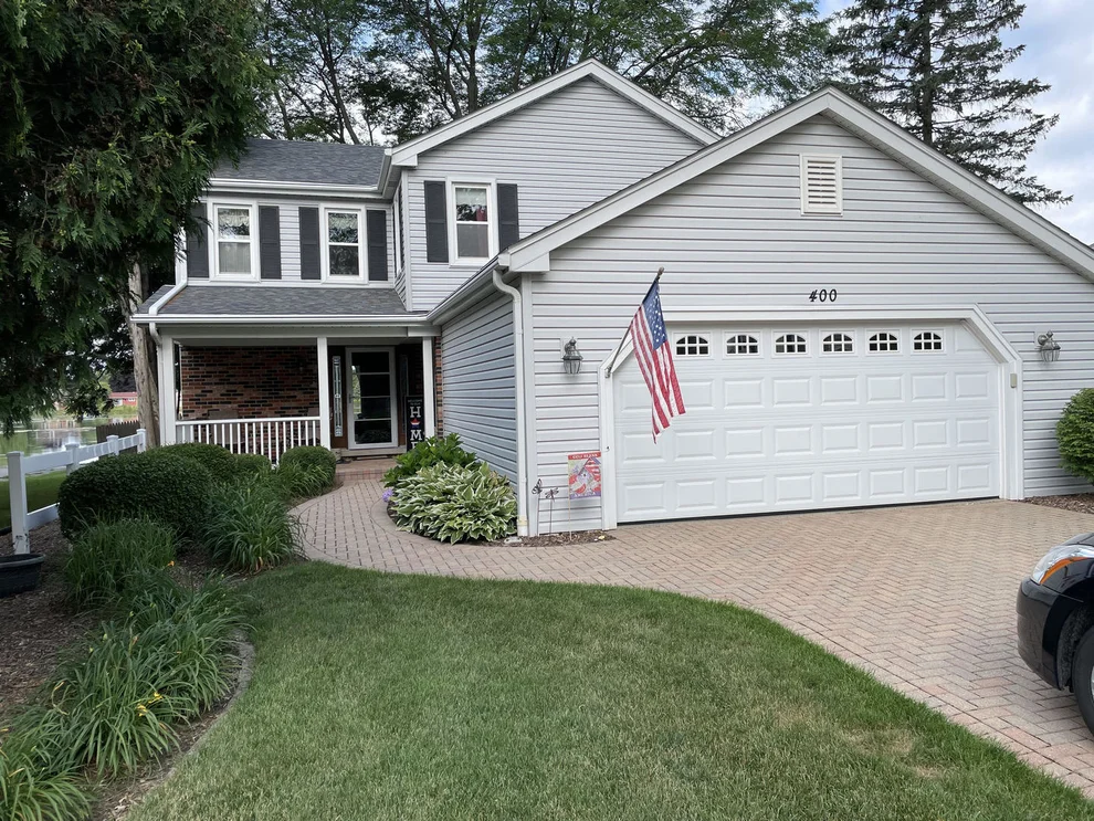 Unit for sale at 400 N Beck Road, Lindenhurst, IL 60046