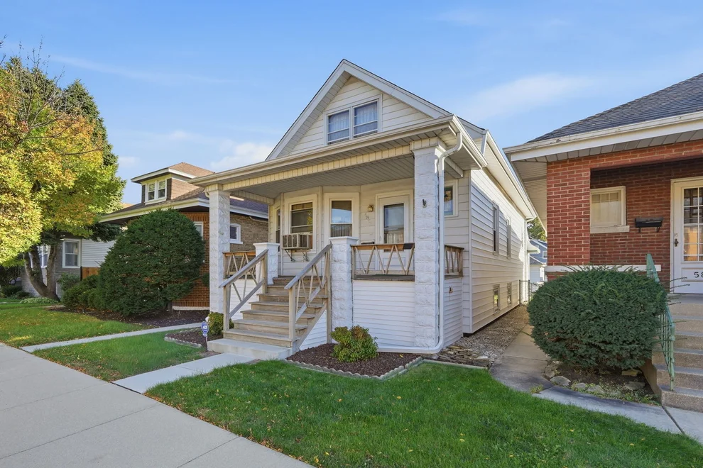 Unit for sale at 5851 W Addison Street, Chicago, IL 60634