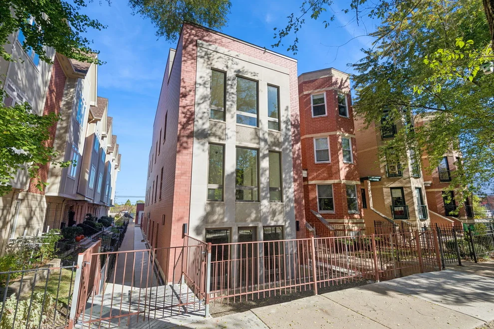 Unit for sale at 2323 N Lister Avenue, Chicago, IL 60614