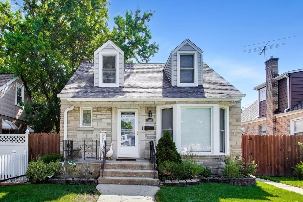 Unit for sale at 3221 N Plainfield Avenue, Chicago, IL 60634