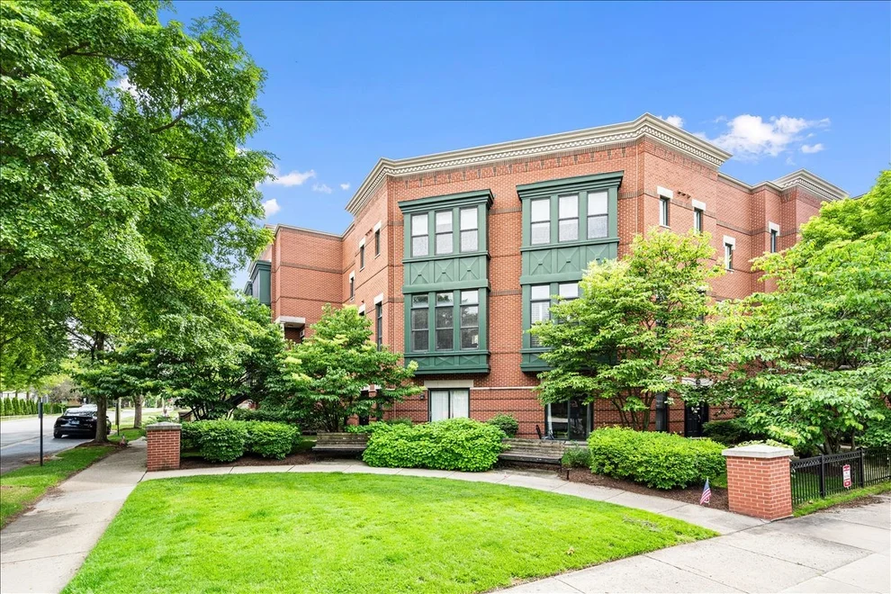 Unit for sale at 130 N Rose Street, Palatine, IL 60067