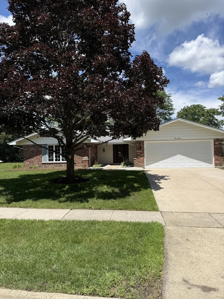 Unit for sale at 920 Eden Drive, Schaumburg, IL 60195