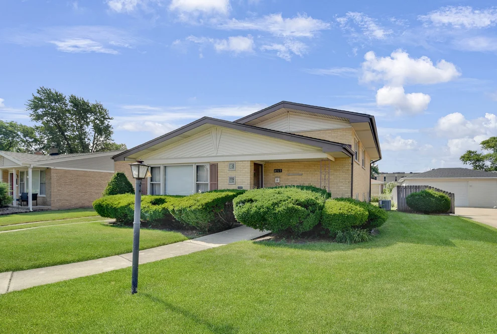 Unit for sale at 4513 W 102nd Street, Oak Lawn, IL 60453