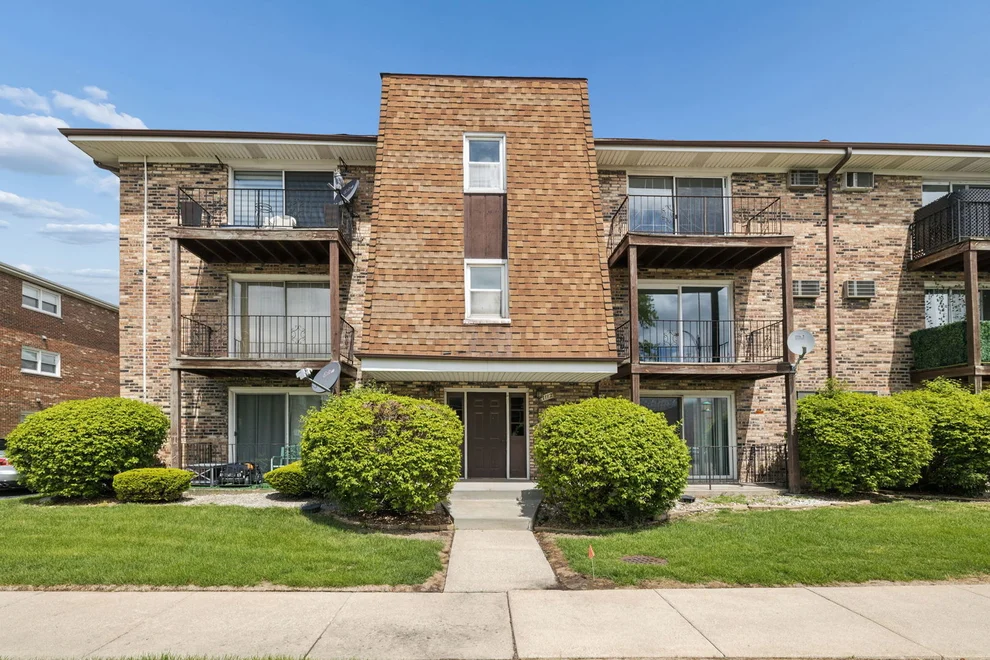 Unit for sale at 7112 99th Street, Chicago Ridge, IL 60415