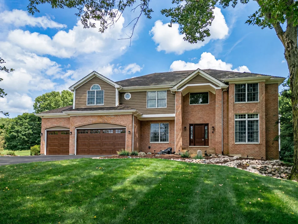 Unit for sale at 25549 N Broken Bow Pass, Barrington, IL 60010