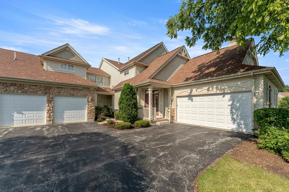 Unit for sale at 21332 Windy Hill Drive, Frankfort, IL 60423