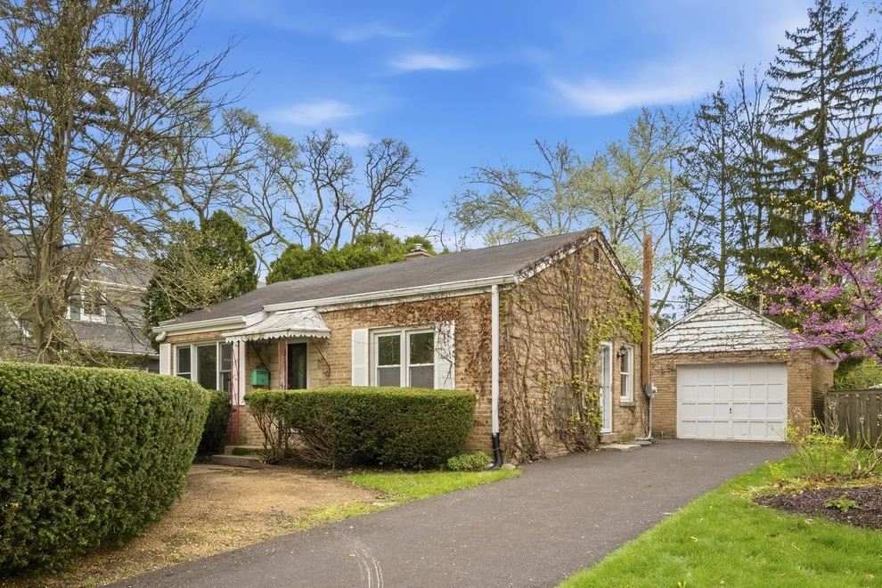 Unit for sale at 1825 Beverly Place, Highland Park, IL 60035