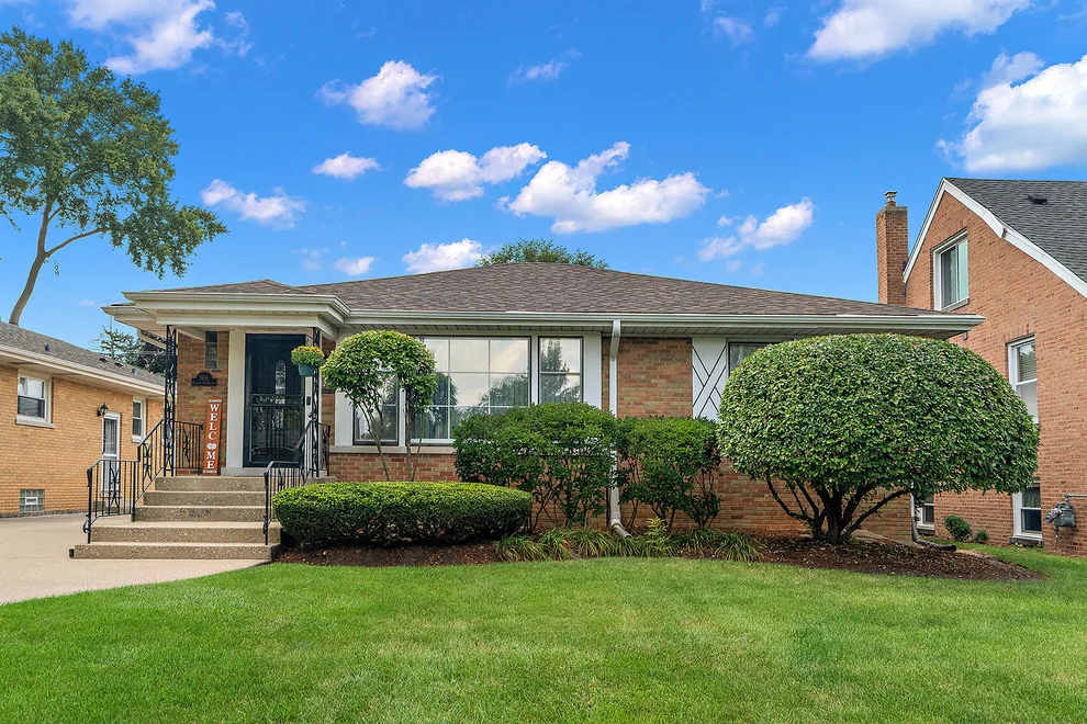 Unit for sale at 1916 Manchester Avenue, Westchester, IL 60154