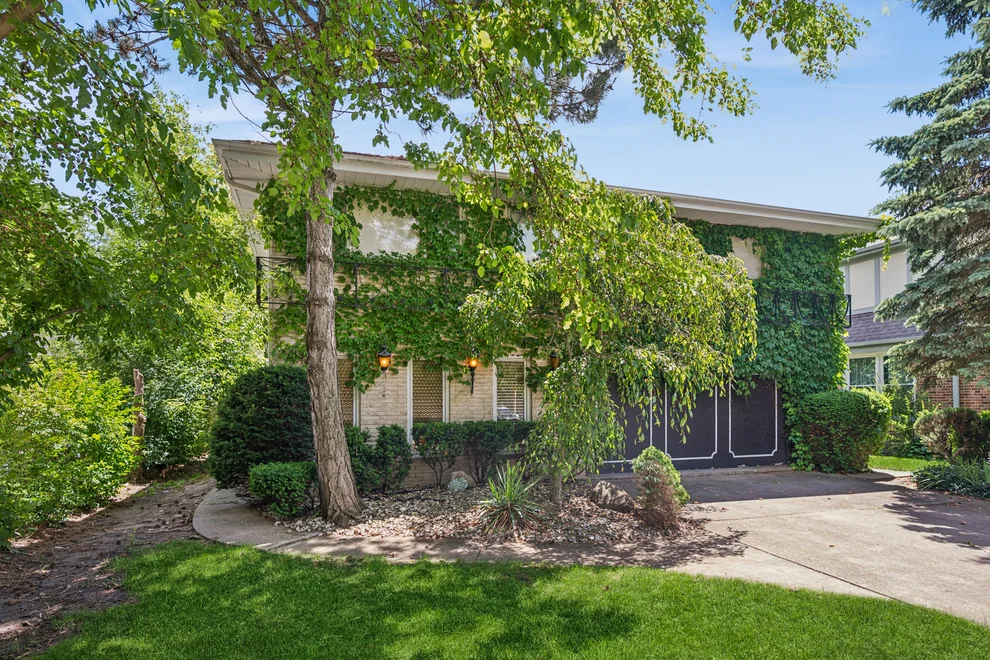 Unit for sale at 2419 Lake Avenue, Wilmette, IL 60091