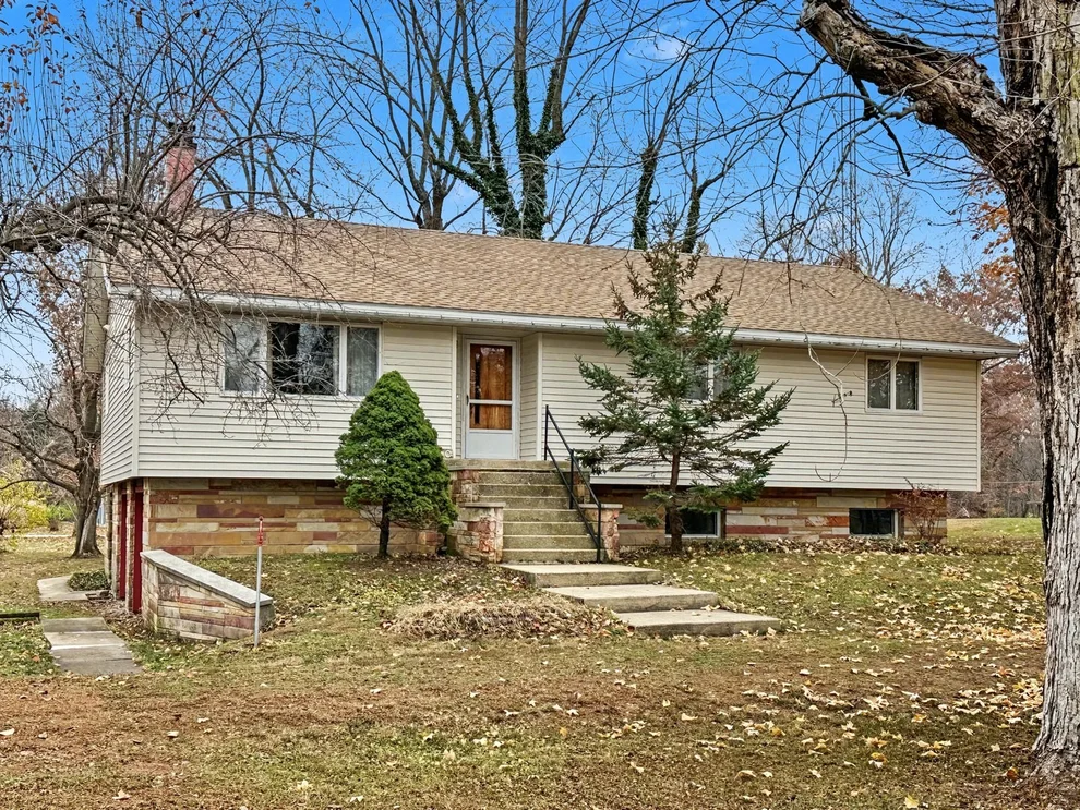 Unit for sale at 100 South Street, Woodland, IL 60974