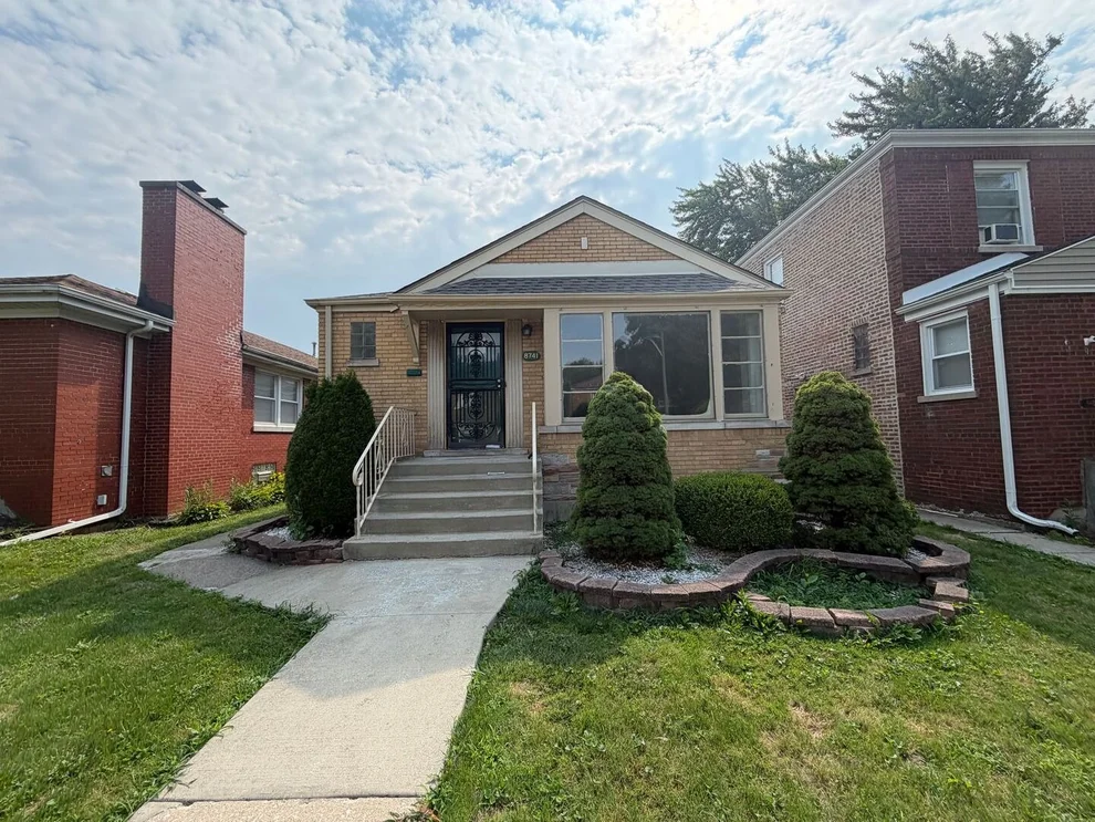 Unit for sale at 8741 S Kimbark Avenue, Chicago, IL 60619