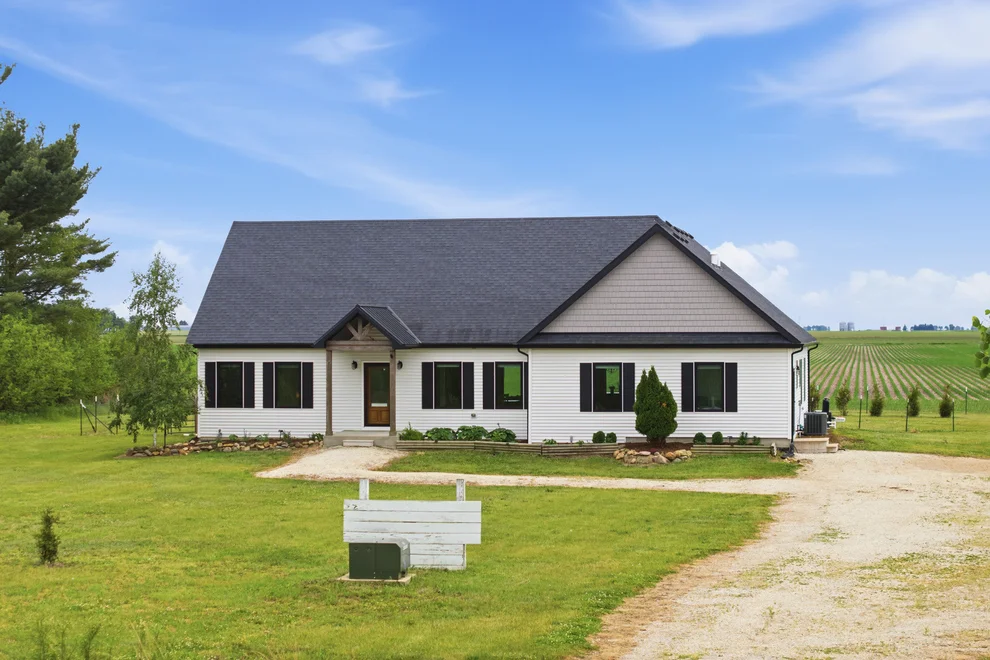 Unit for sale at 10438 W 1000S Road, Bonfield, IL 60913